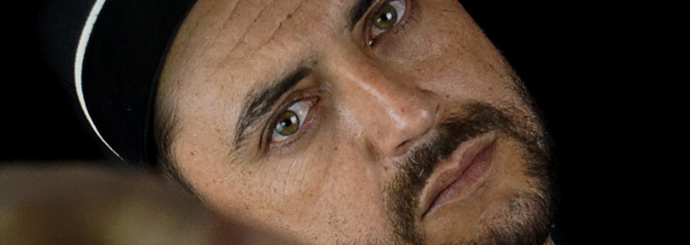 Peyoobeats alienta la lucha interna en “La Batalla De Los Planetas”.